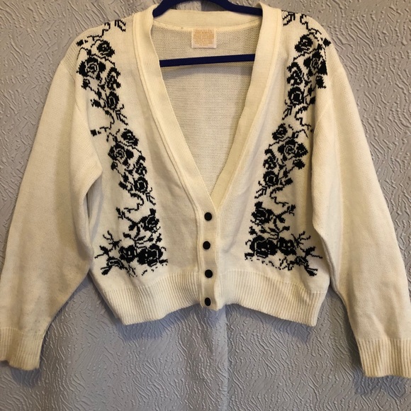 White with black rose vintage button down sweater - Picture 3 of 5